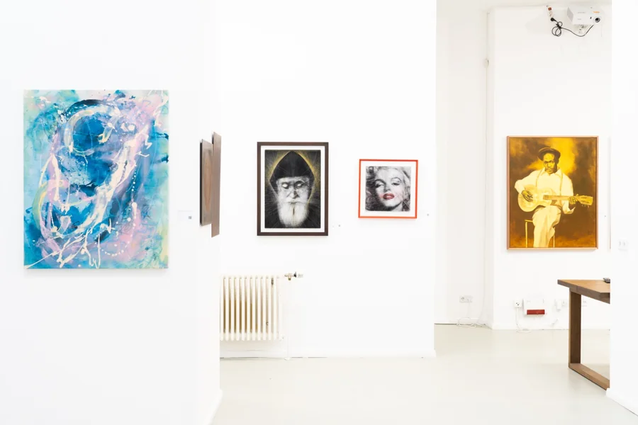 Thread & Nail exhibition at Galeria Azur in Berlin